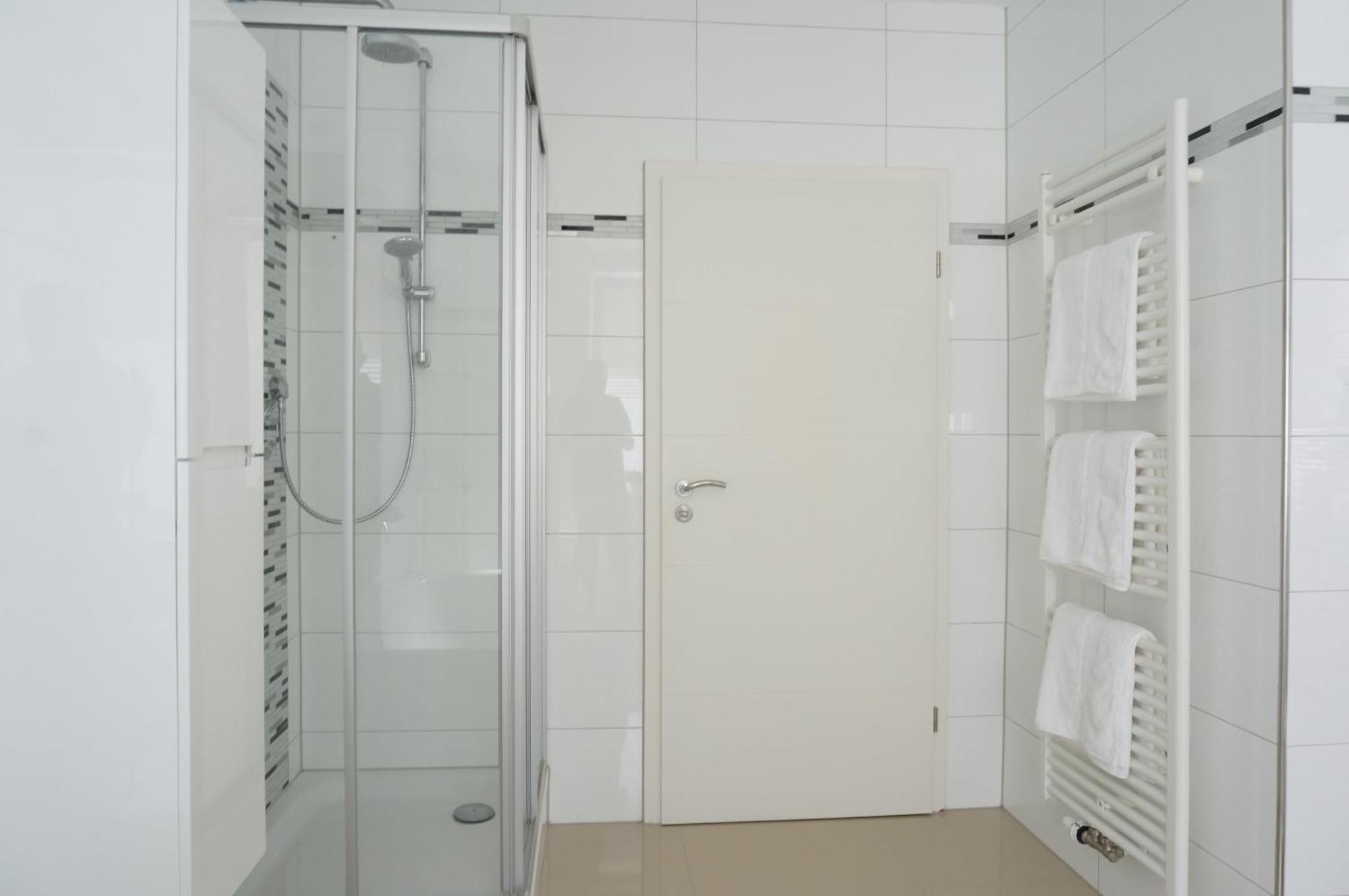 Mein Apartment Flowers Mit Kamin, Bis 10 Personen Frankenthal  Exteriör bild